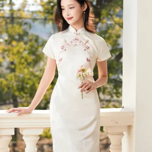 Ivory Vintage Ruyi Embroidery | Modern one-Pieces Qipao Dress（玉茗）
