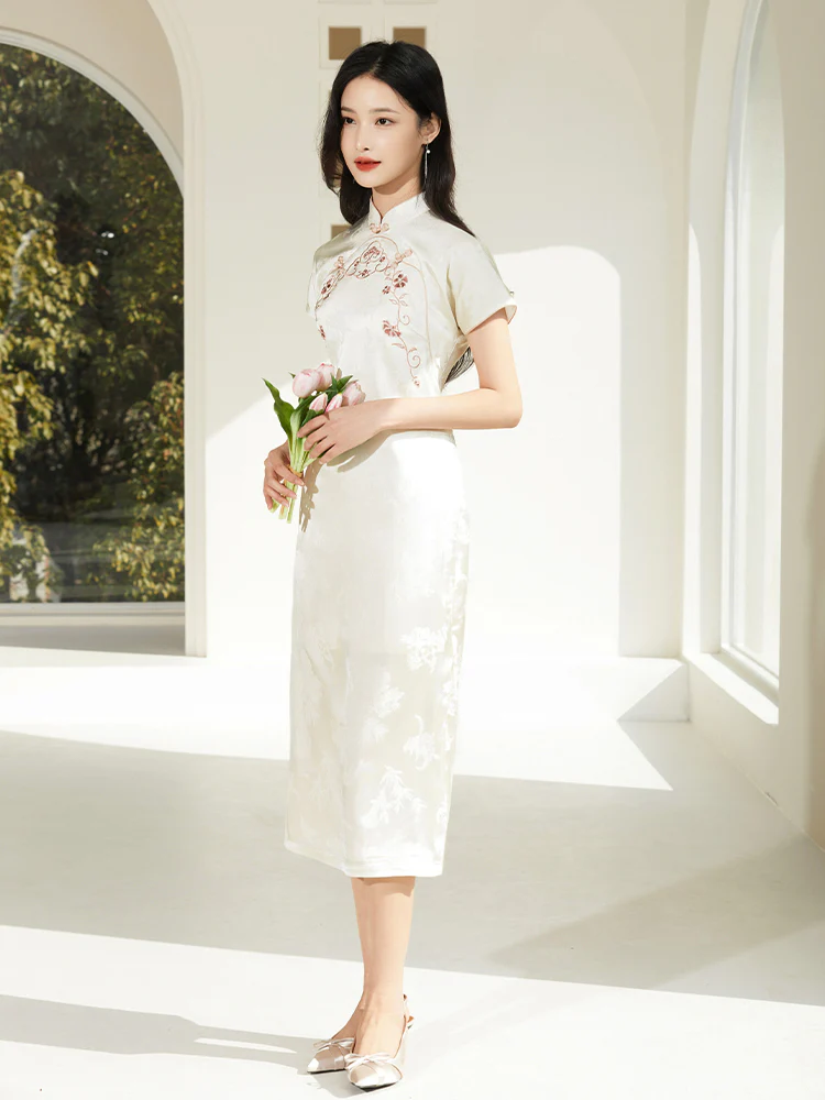 Ivory Vintage Ruyi Embroidery | Modern one-Pieces Qipao Dress（玉茗） - Image 3