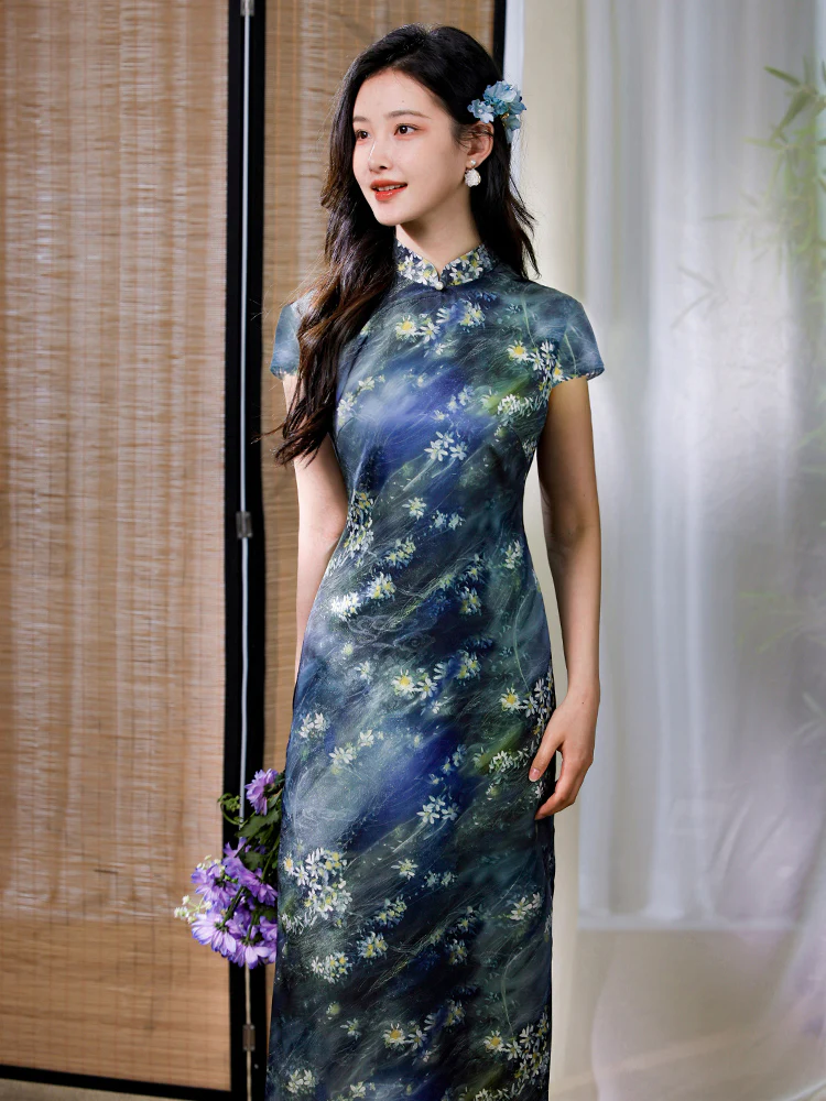 Sky-Blue Jinling Satin with Cosmic Daisies - Relaxed Silhouette | Modern one-Pieces Qipao Dress (彗予) - Image 5