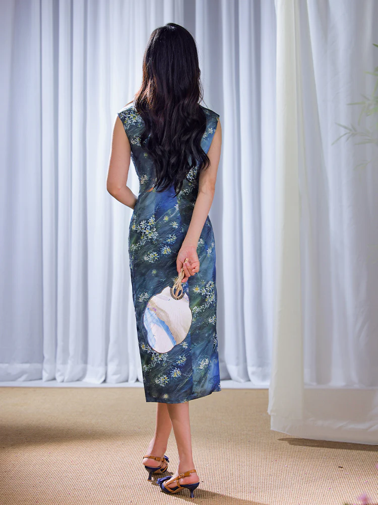 Sky-Blue Jinling Satin with Cosmic Daisies - Relaxed Silhouette | Modern one-Pieces Qipao Dress (彗予) - Image 9