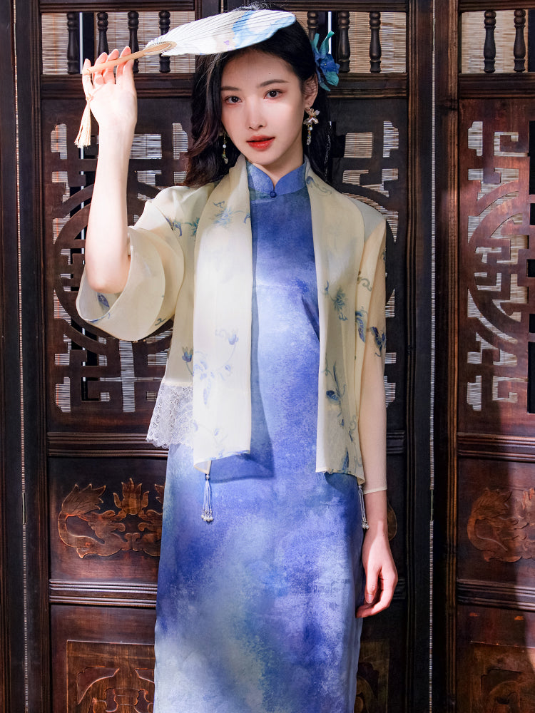Light beige with pale blue floral prints cardigan(蔓蝶) - Image 1