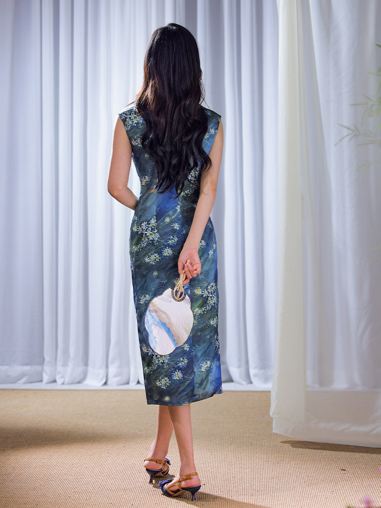 Sky-Blue Jinling Satin with Cosmic Daisies - Relaxed Silhouette | Modern one-Pieces Qipao Dress (彗予) - Image 6